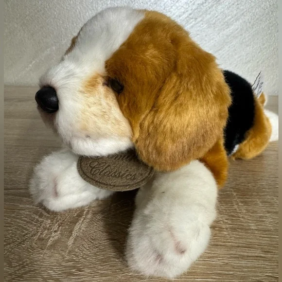 Yomiko Classics Toys Yomiko Classics Plush Realistic Beagle